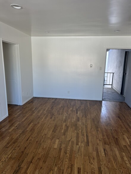 Building Photo - 8665 Pickford St