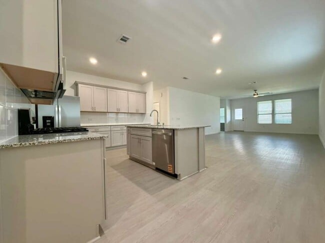 Building Photo - 15349 Dapple Blf Ln