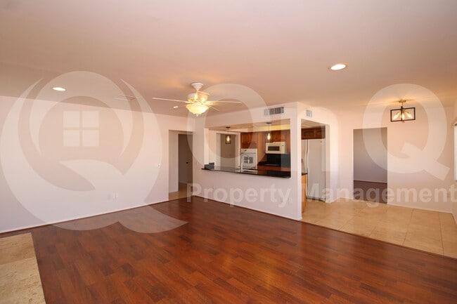 Building Photo - 1816 E Oxford Dr
