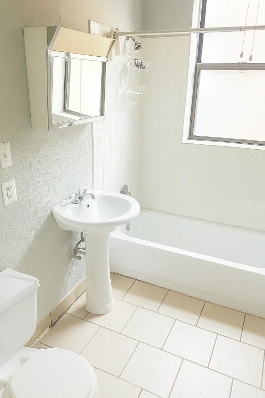 Building Photo - 6225 S Dorchester Ave