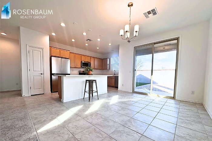 Building Photo - 3903 101st Dr