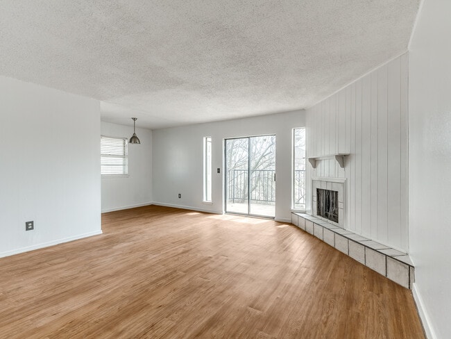 Building Photo - 6728 N Meridian Ave