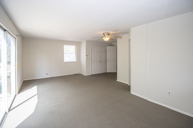 Building Photo - 3 Bed 2 Bath Home Fulton