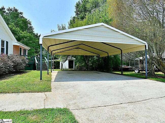 Building Photo - 713 Lindal Ct