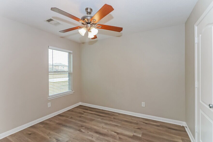 Building Photo - 7210 Sweetwater Shining Trail