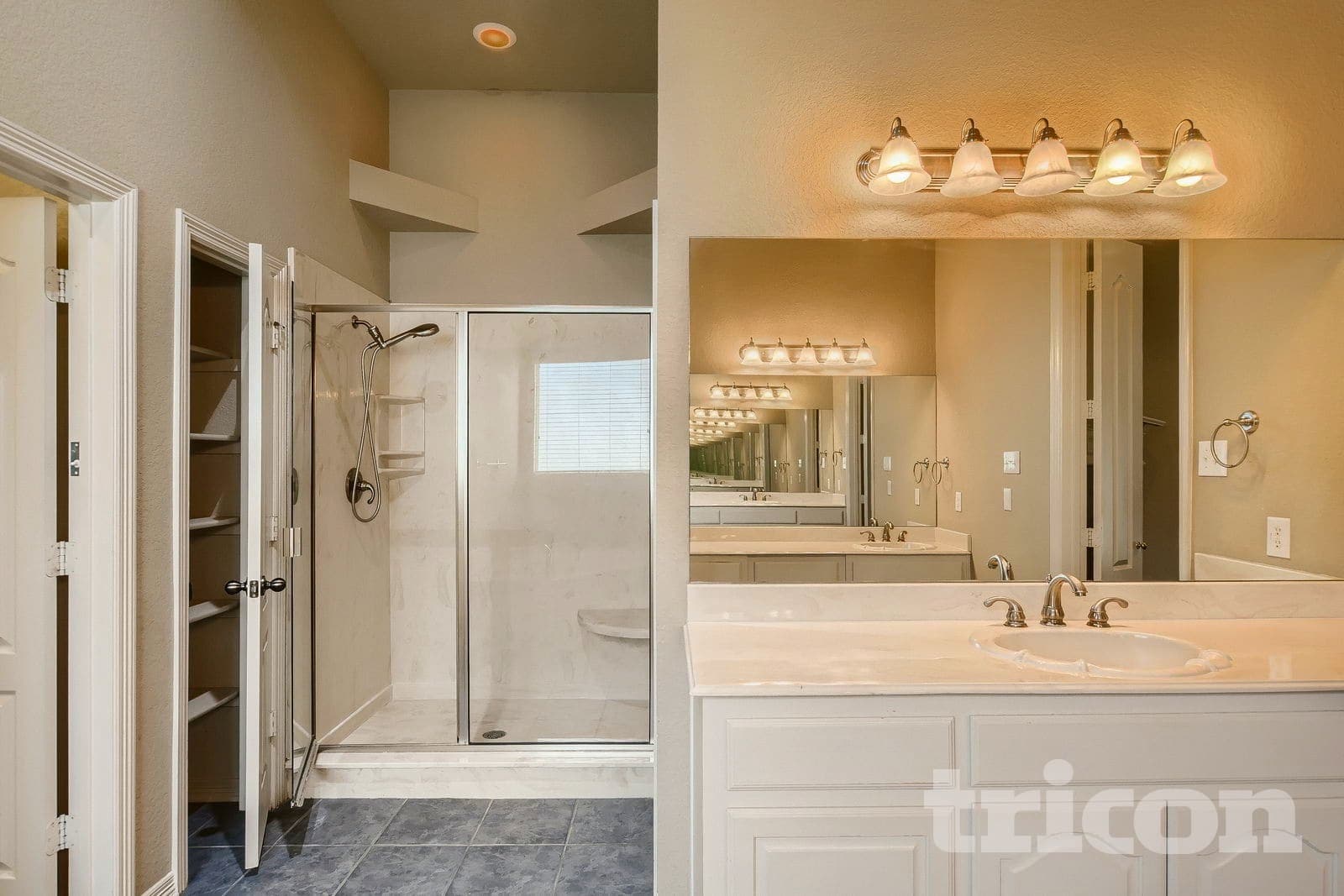 Building Photo - 1529 Rusticwood Dr