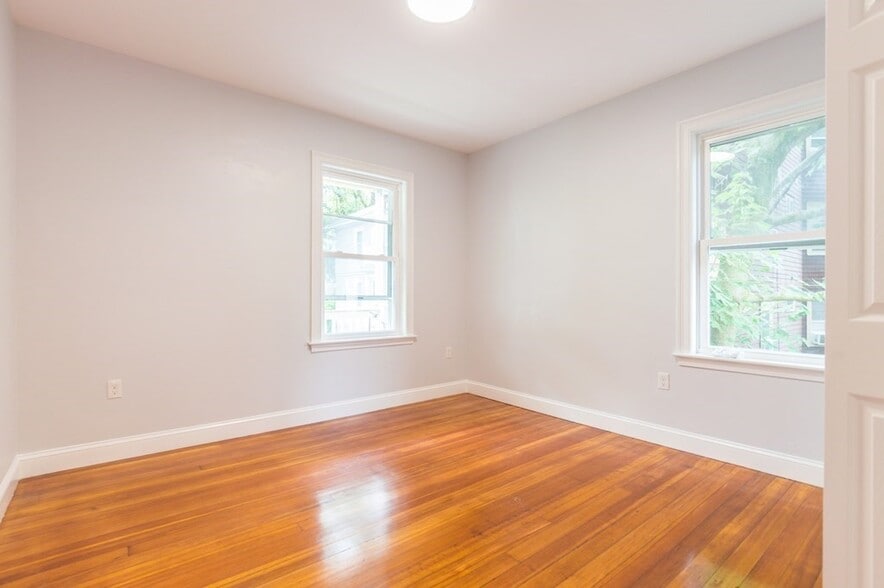 Building Photo - 28 Hunnewell Ave