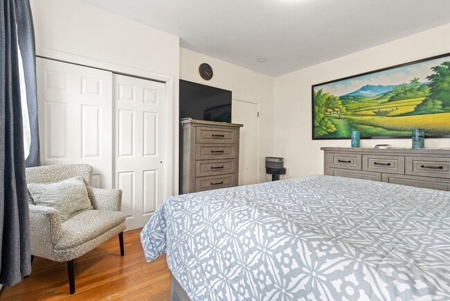 Building Photo - 48 Tapped St