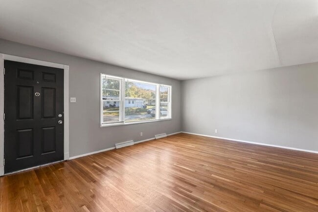 Building Photo - 9115 Clarion Dr