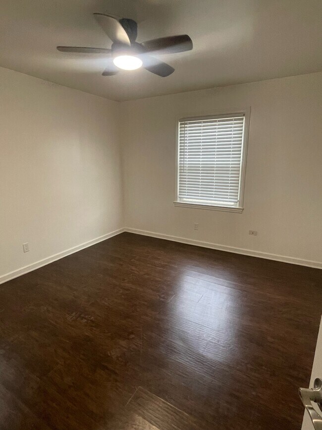 Building Photo - 1539 Wakefield Ave