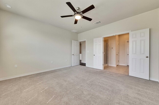 Building Photo - 12121 Cimaizon Dr