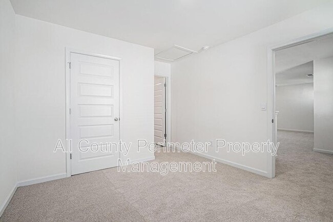 Building Photo - 607 Silver Moon Dr