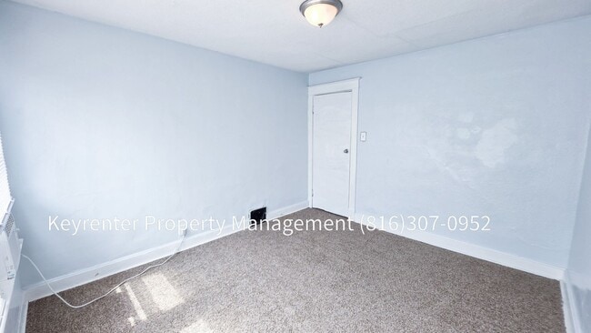 Building Photo - 3 Bed 1 Bath ready to rent!