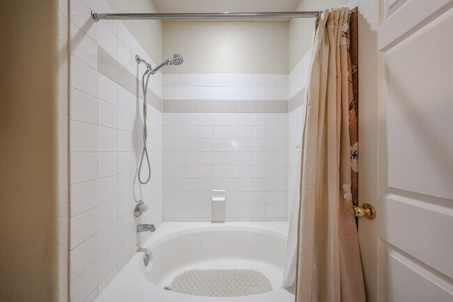 Building Photo - 3236 E Chandler Blvd