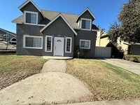Building Photo - 1805 Chesapeake Ave