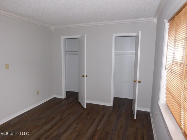 Building Photo - 285 Maidelle Cove