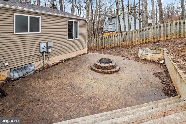 Building Photo - 1005 Aquia Dr