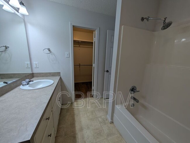 Building Photo - 2413 87th St