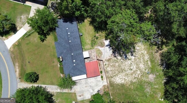 Building Photo - 108 Plum St