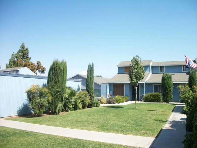 Building Photo - 699-703 Music Ave