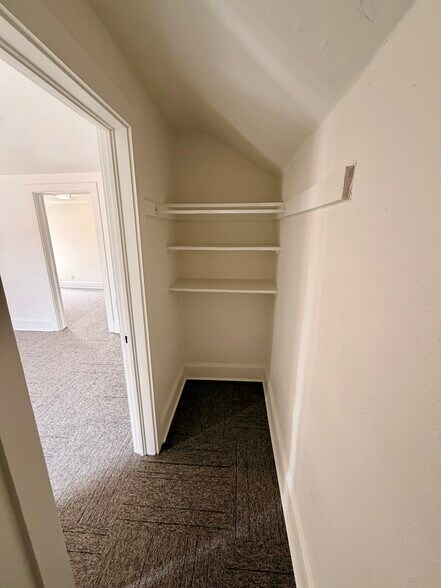 Building Photo - 319 Jerry St