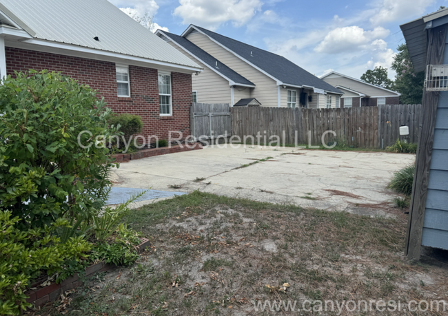 Building Photo - 5348 Miranda Dr