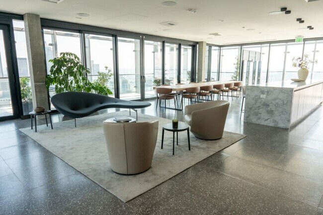 Building Photo - 2Bd/2Ba Seattle Condo