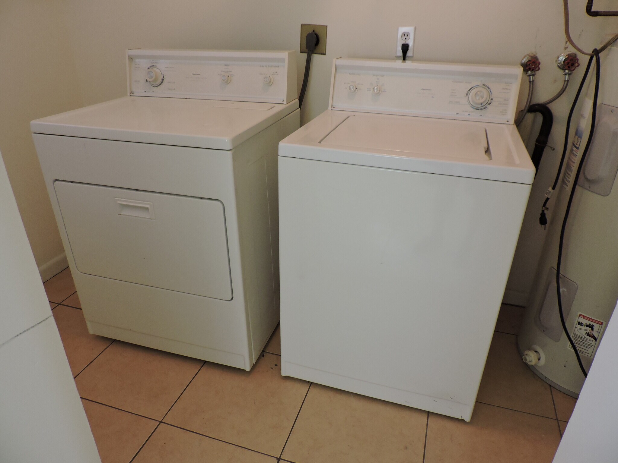 full washer and dryer - 9046 SE Parkway Dr