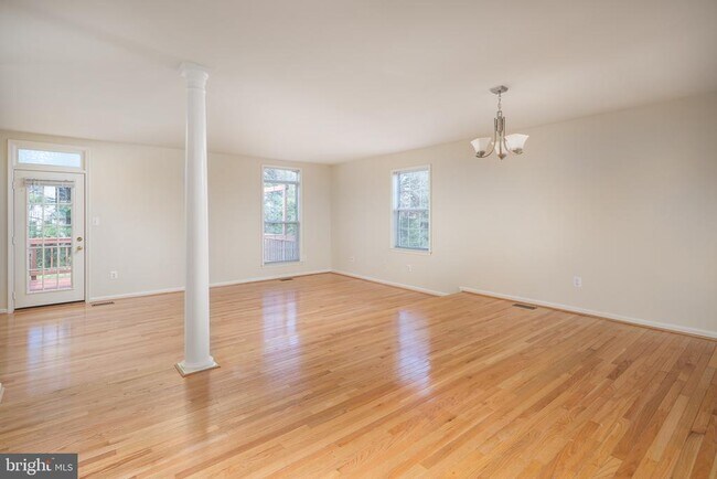 Building Photo - 6892 Kerrywood Cir