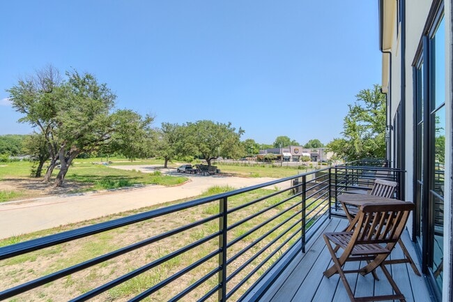 Building Photo - 7207 Gaston Ave