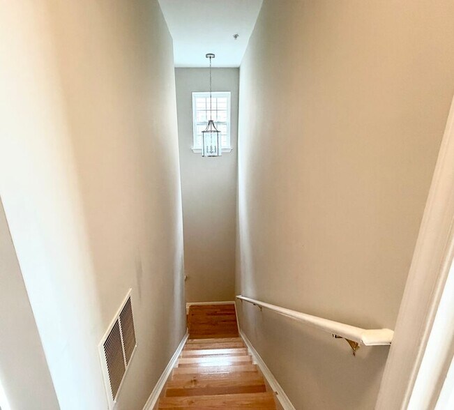 Building Photo - 307D Prettyman Dr