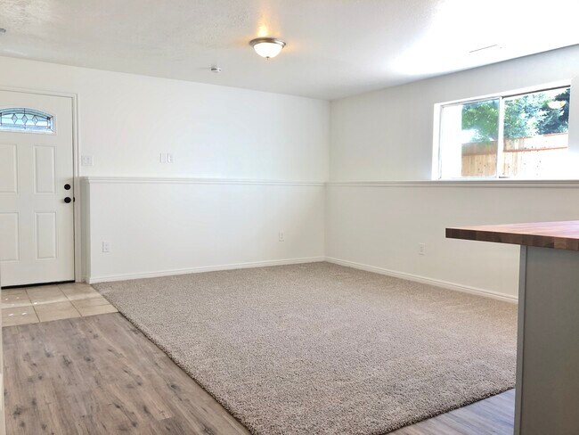Spacious family room w/ natural light - 81 S 220 W