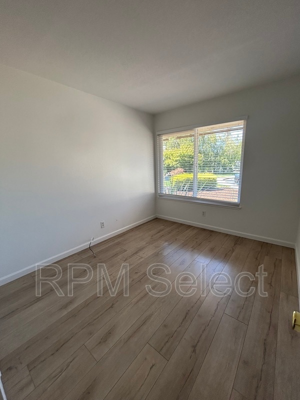 Building Photo - 855 Gaylene Ct