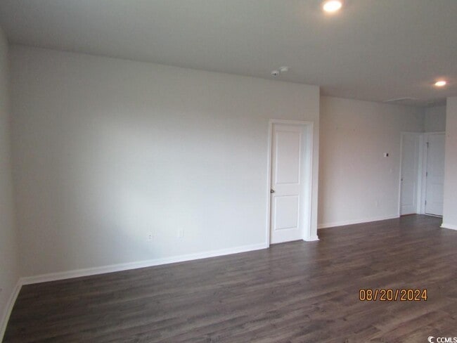 Building Photo - 2155 Ainsley Dr
