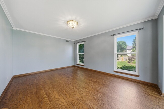 Building Photo - Spacious 4-Bedroom Home with Finished Basement and Modern Upgrades in Grayslake