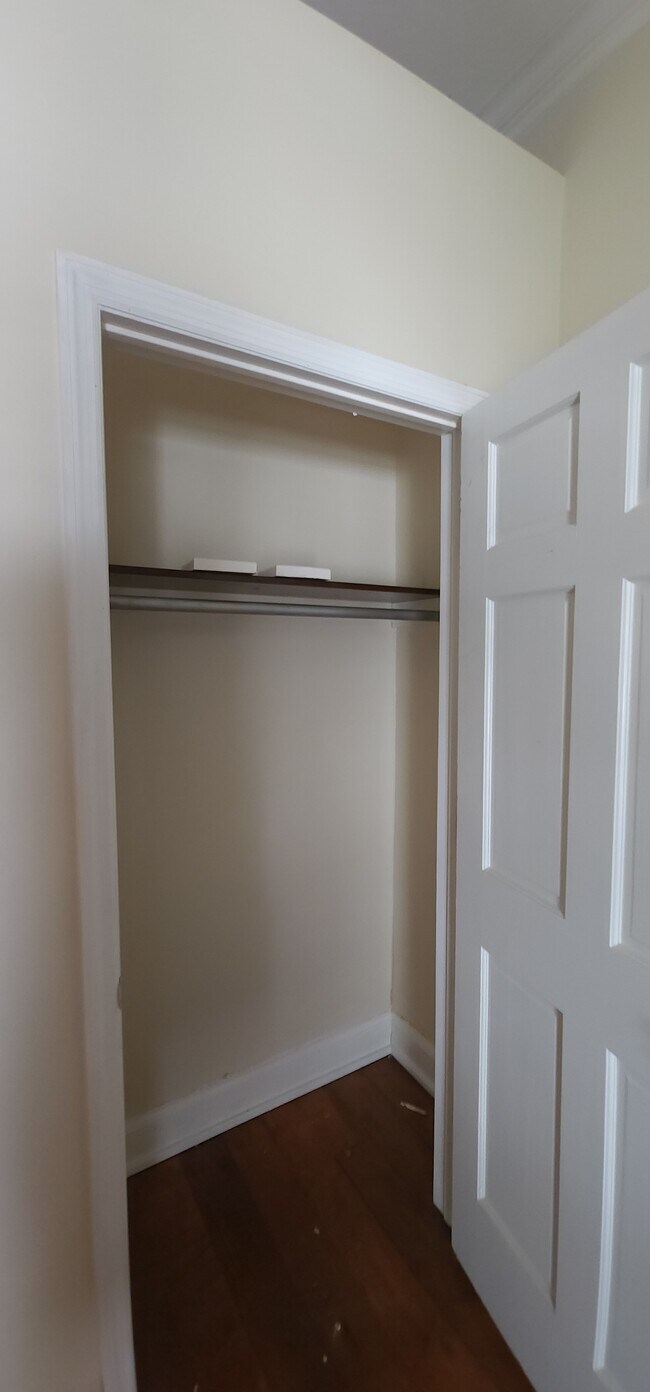 Building Photo - 446 Brightwood Ave