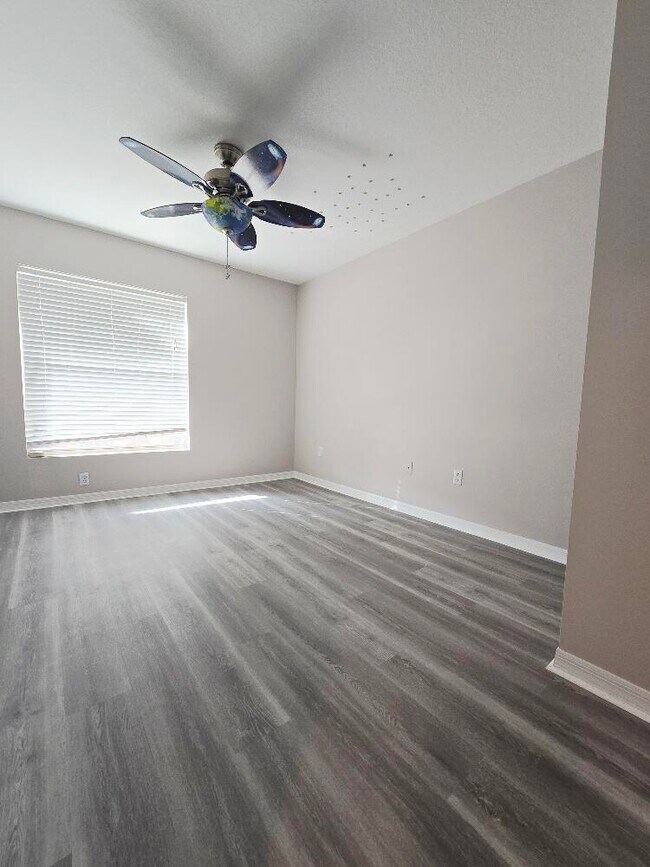 Building Photo - 329 River Bluff Ln