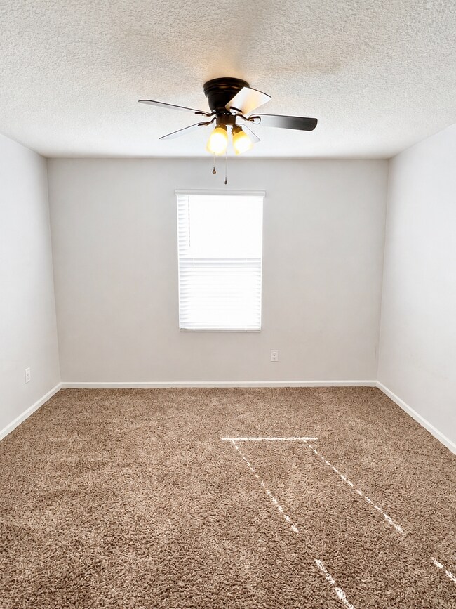 Building Photo - 204 Hayworth Ct