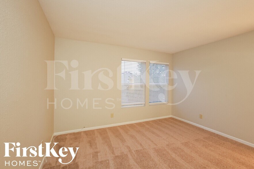 Building Photo - 12158 E 141st St