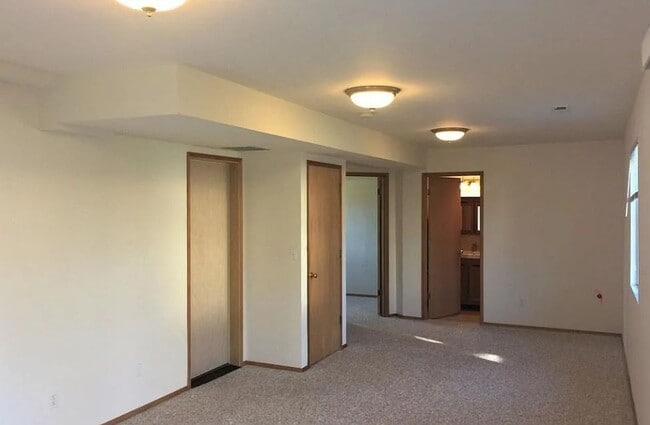 Building Photo - Everett Single Family Home 3 Bed, 1.5 Bath...
