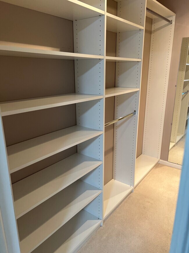Huge Walk-in closet - 1942 Willings Ln