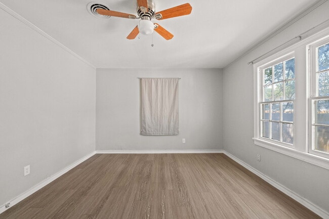 Building Photo - *PRE-LEASING* Updated Home w/ Large Bedrooms, Minutes from Texas Tech