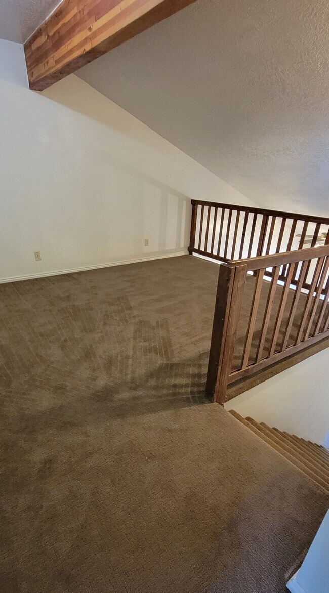 Building Photo - 190 W 700 N