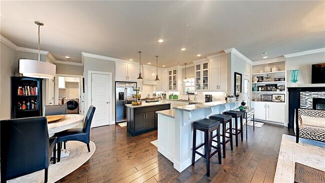 Building Photo - 6519 W Pleasant Way