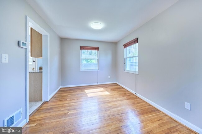 Building Photo - 2319 Riverview Terrace