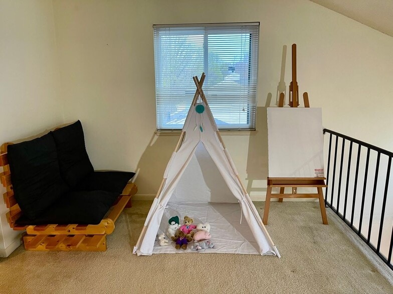 Building Photo - 300 Brittany Farms Rd