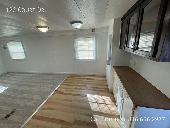 Building Photo - 122 Court Dr