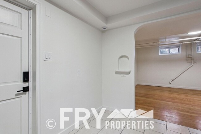 Building Photo - 1415 Ivy St