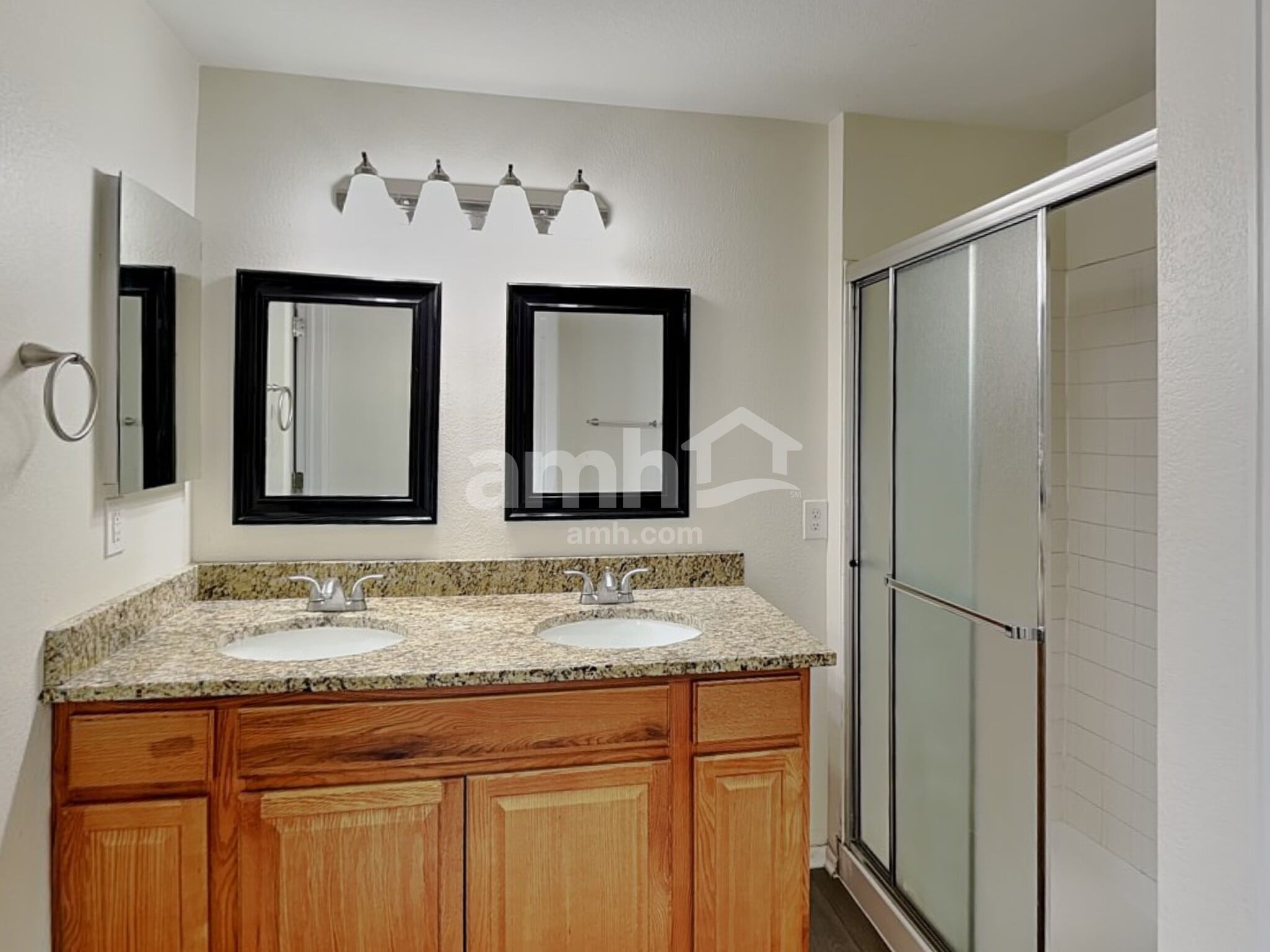 Building Photo - 14592 E 52nd Ave