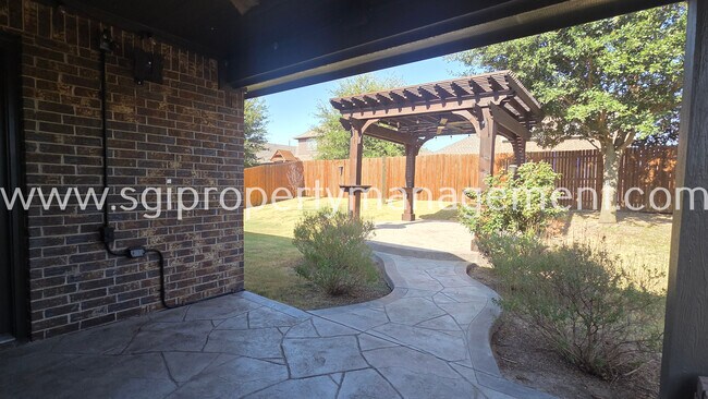 Building Photo - 525 Bamborough Dr